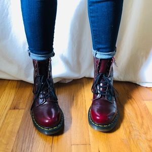 DR. MARTENS 1460 VEGAN CHERRY RED
